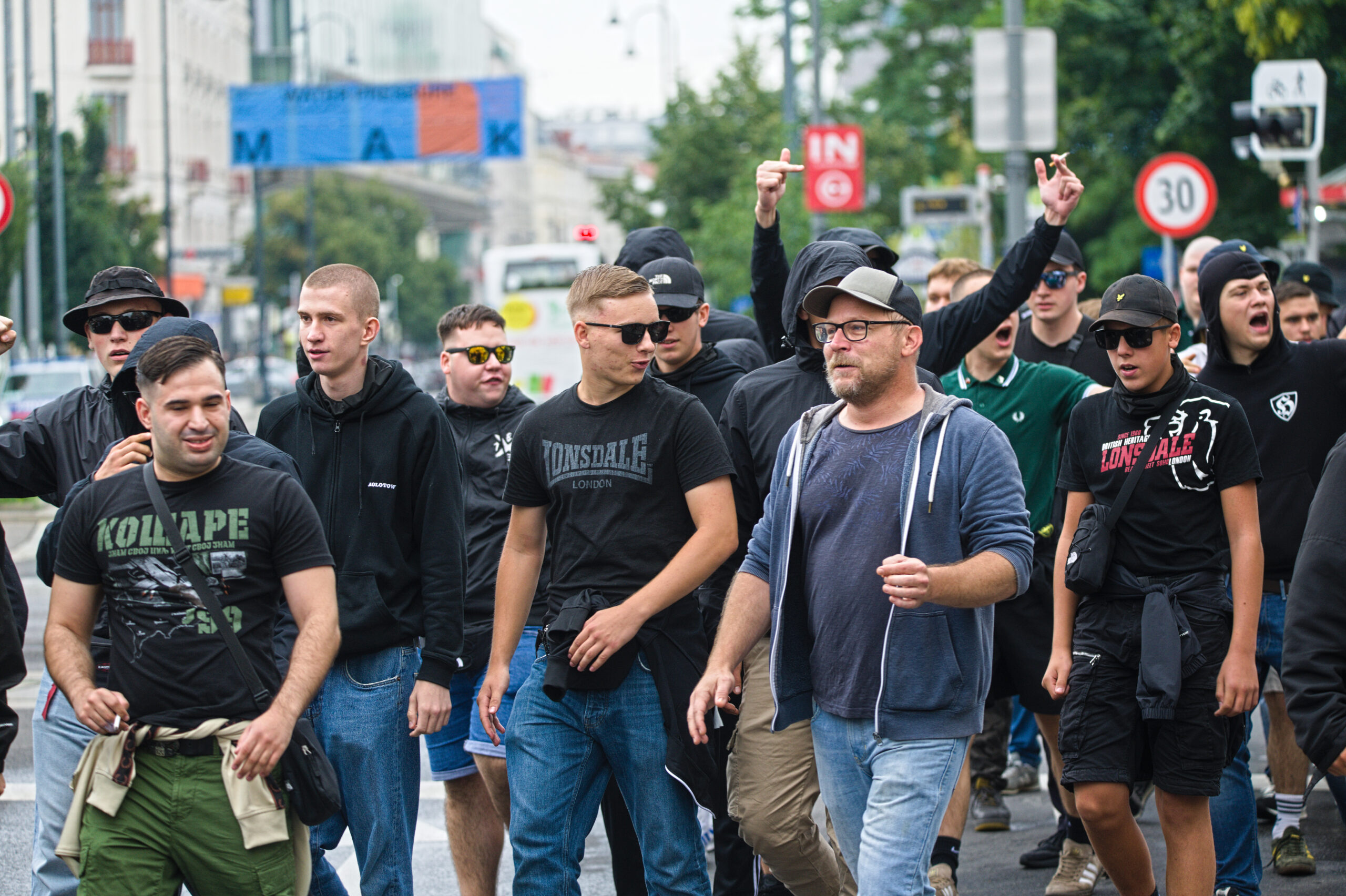 Aleksijevic vorne, links dahinter Buchl (Hut und Brille), daneben Niklas, daneben ?, daneben ?; dahinter links Hopfer und rechts?