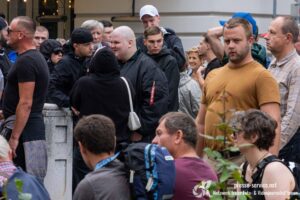 FJ Korneuburg-Leiter Havlicek im braunen Shirt auf der Demonstration 2025.